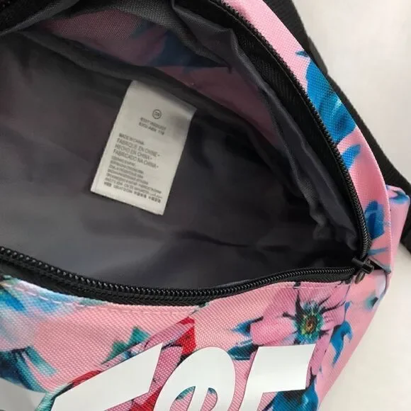 Levi’s floral belt bag with logo - Picture 10 of 15